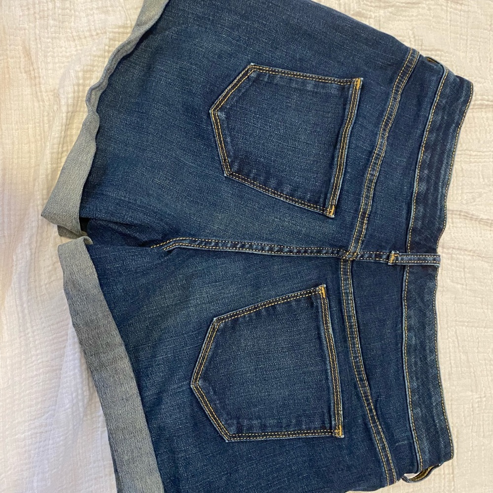 Universal thread shorts - Picture 2 of 3